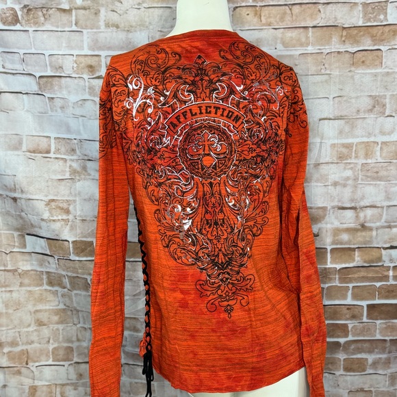 Affliction Women’s Graphic Long Sleeve Lace Up Top -Size: L/2XL -NWT - Picture 8 of 13